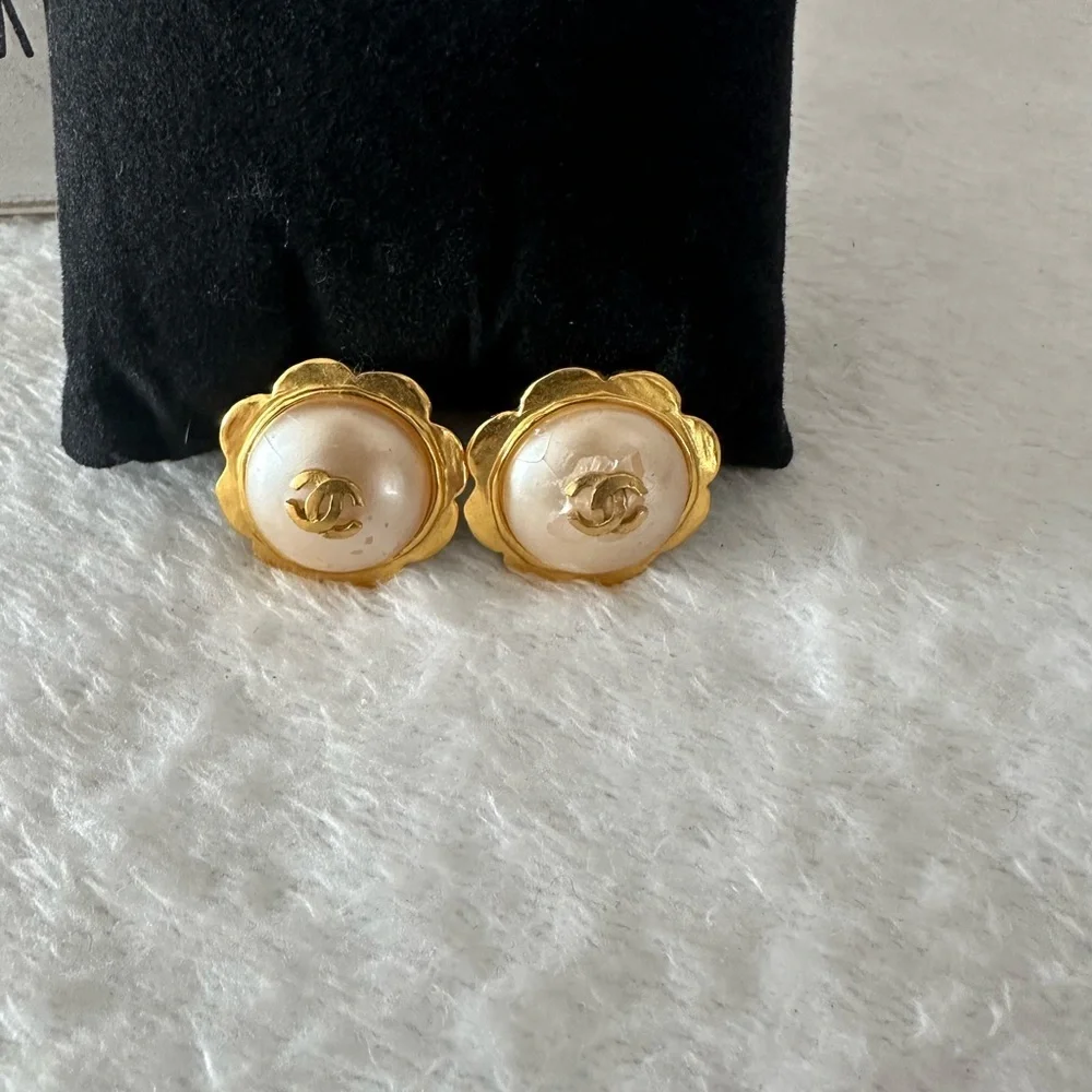 Vintage Chanel Clip On Earrings